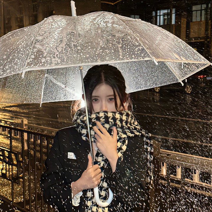 葡萄架下的女神
